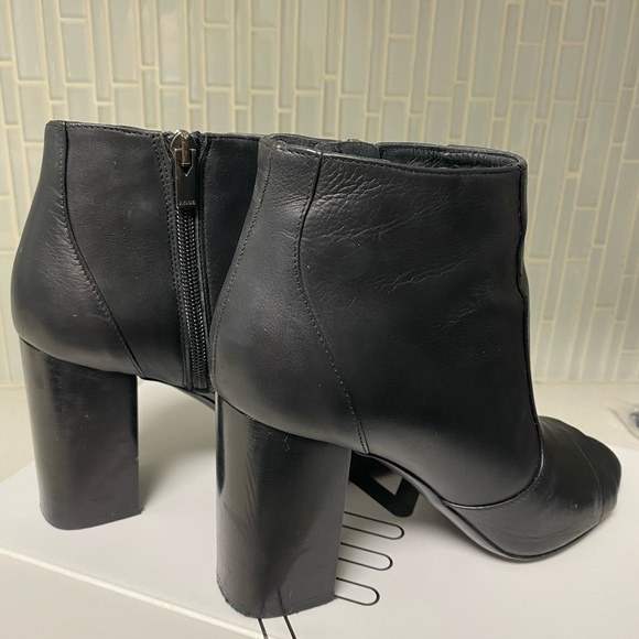 VINCE - Leather Booties - Picture 3 of 4
